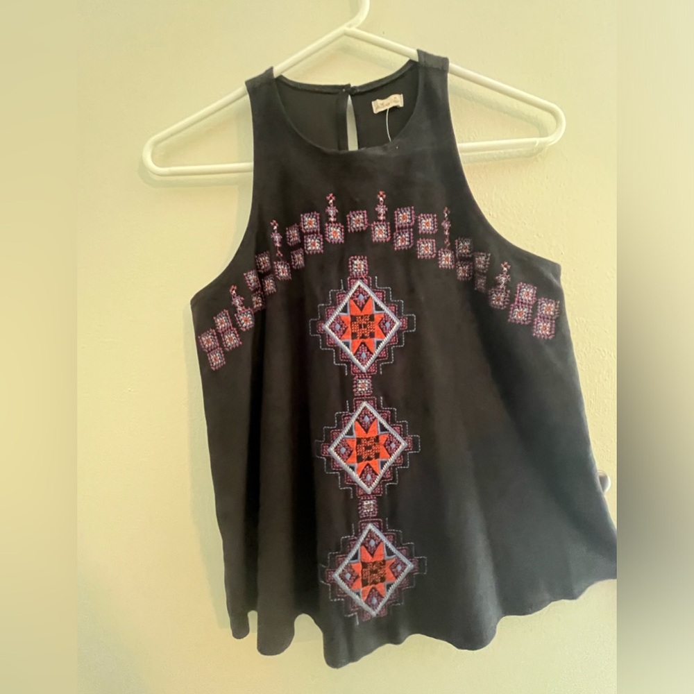 Faux leather feel tank. Embroidered NWT